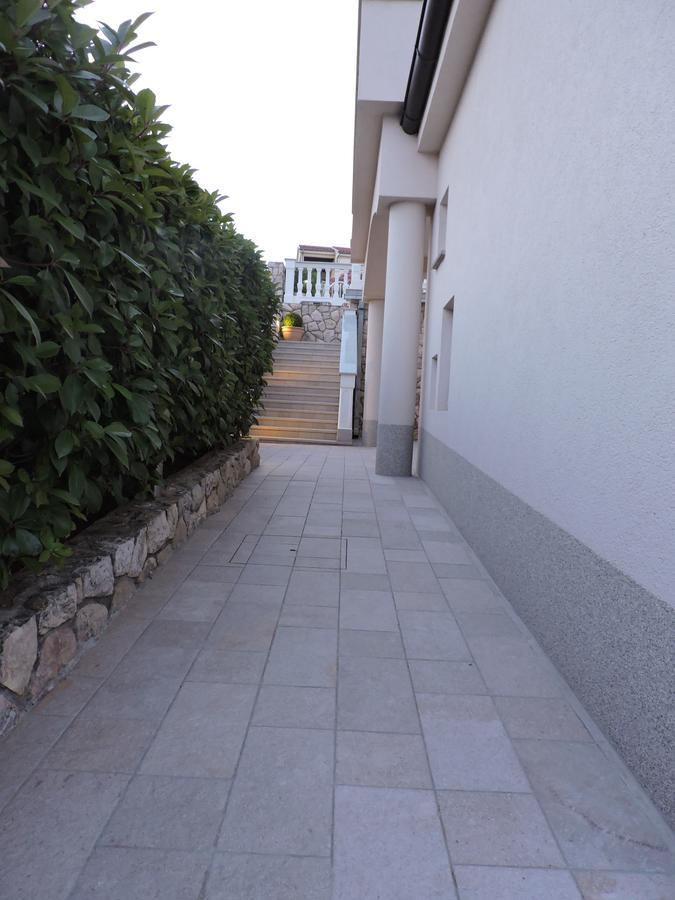 Apartments Villa Residenca Novi Vinodolski Exterior foto