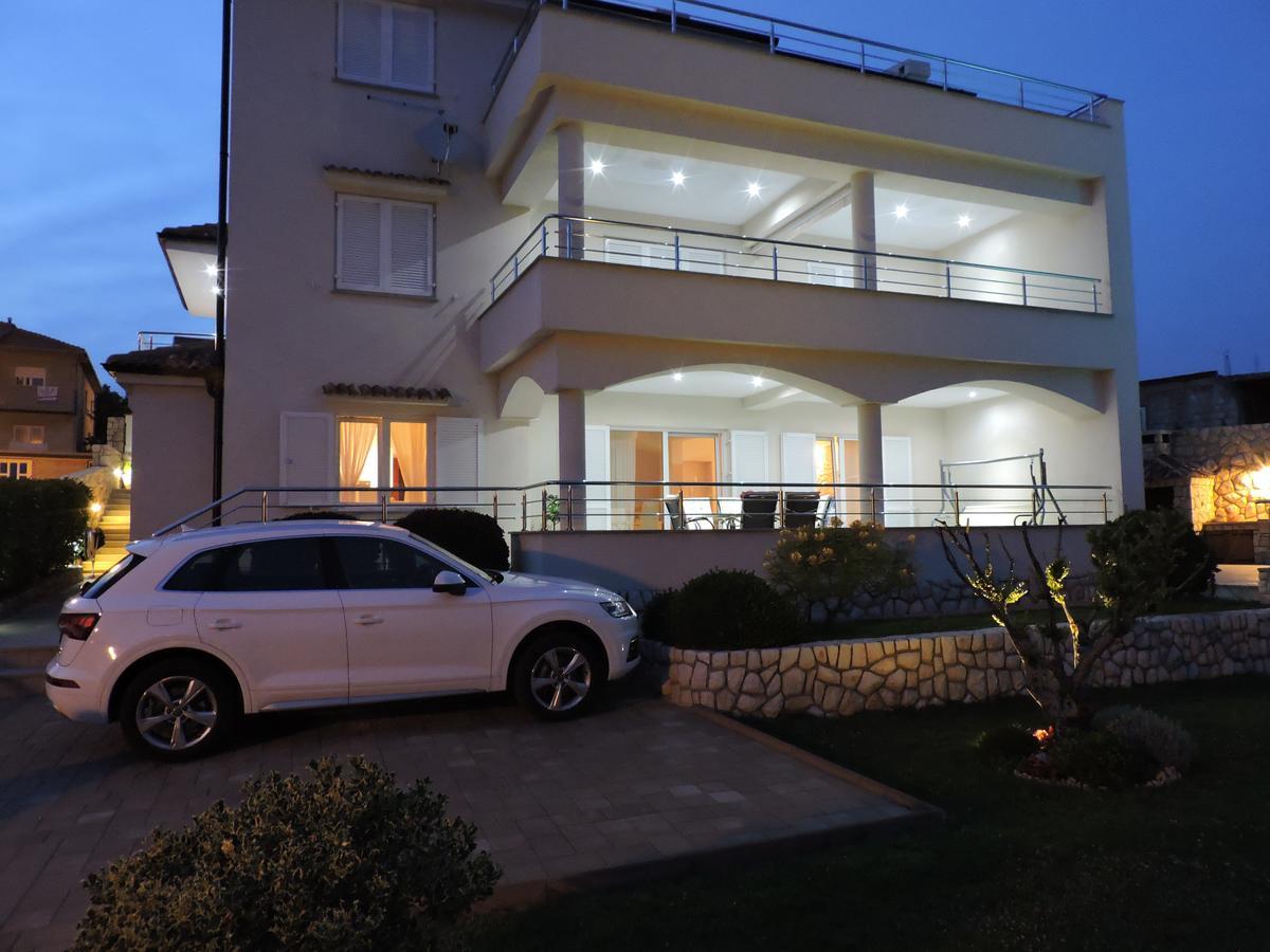 Apartments Villa Residenca Novi Vinodolski Exterior foto