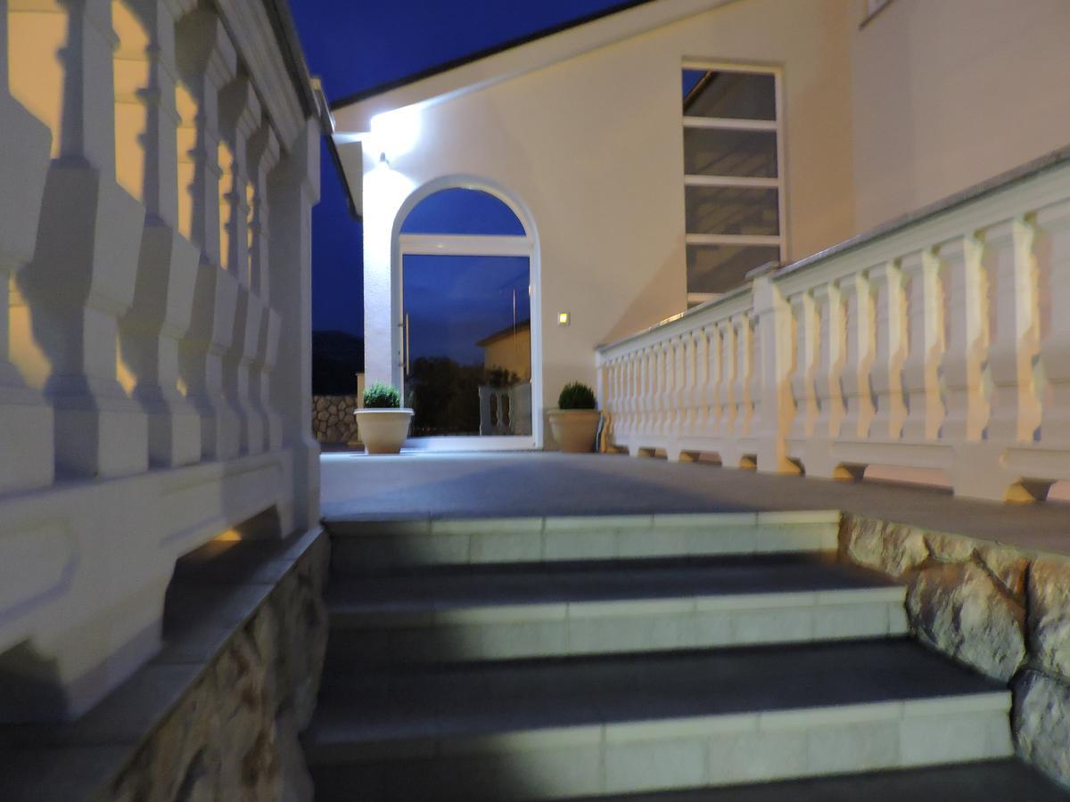 Apartments Villa Residenca Novi Vinodolski Exterior foto