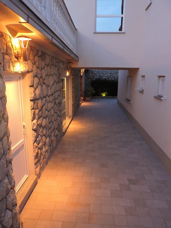 Apartments Villa Residenca Novi Vinodolski Exterior foto
